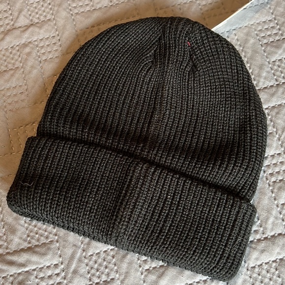 NWT CG Habitats : Shoreline Tahoe Black Beanie - Picture 3 of 5